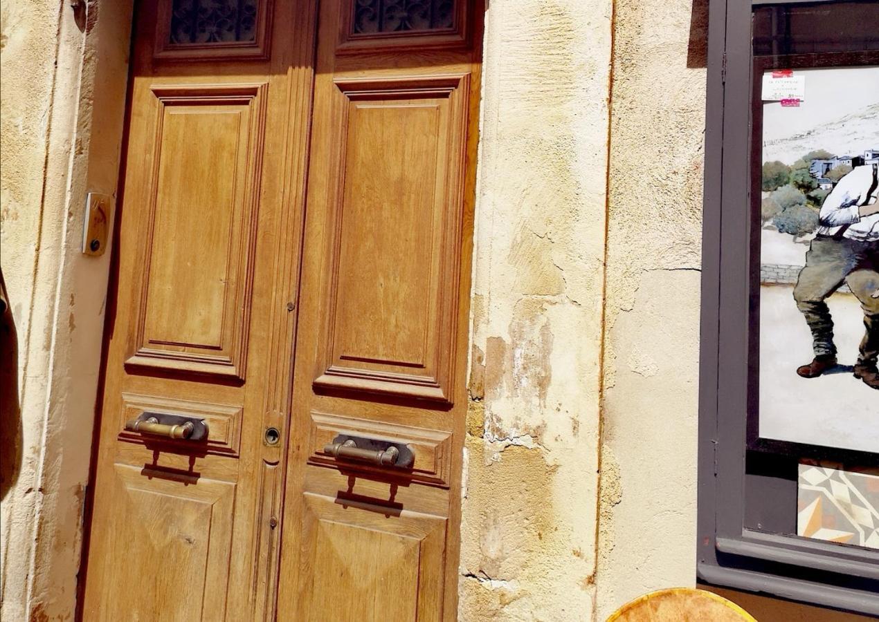 Ancienne Maison De Maitres Lourmarin Luaran gambar
